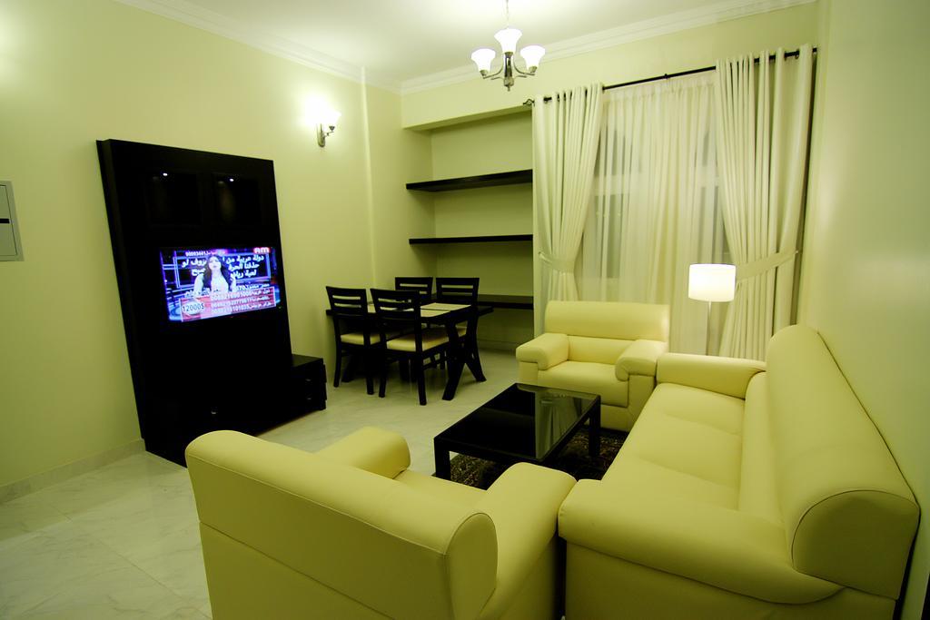 Remas Hotel Suites - Al Khoudh, Seeb, Muscat חדר תמונה