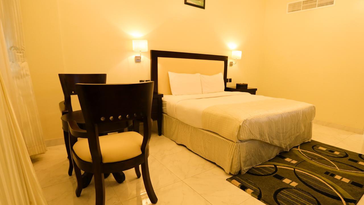 Remas Hotel Suites - Al Khoudh, Seeb, Muscat מראה חיצוני תמונה